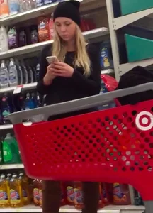 Candid girls in leggings and tights
