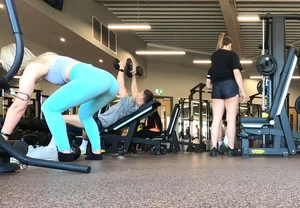 Gym blonde in turquoise leggings notices me and doesn’t mind, even moves in front of me later for some close-ups