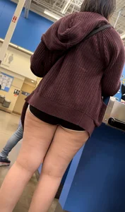Pawg with Thick Legs