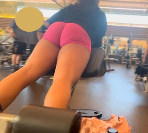 Gym cap Latina 🏋️‍♀️ (OC)