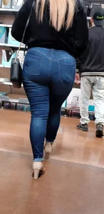 Mature Milf in Jeans