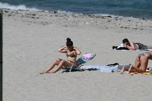 Florida beach and bikini girls