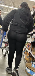 Nice ass w black on black see-thru VPL‼️