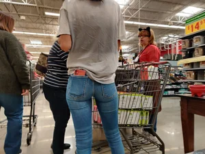 Girl in tight jeans with a nice ass and gap
