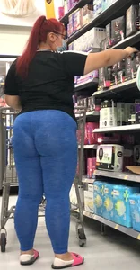 [OC Covid-era catch] Hot thick redhead Latina MILF VPL Wedgie Walmart
