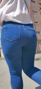 Big ass girl in tight jeans
