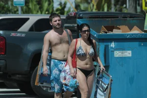 Huge collection of sexy girls out in bikinis in Florida