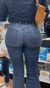 Latina Milf with tight jeans