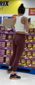 Fixing pants in Hot Red Leggings (OC)