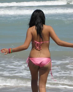 Girlfriend at the beach with nice ass and stripping to thong before getting into the shitmobile
