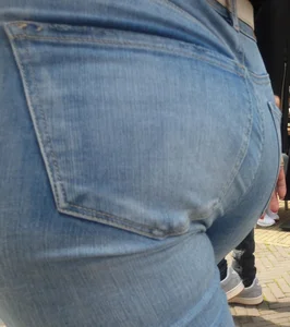 Pawg white girl in very tight jeans