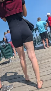 Very slim asian in black short legging. (VPL) OC