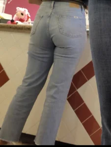 Fit latina ass in tight jeans + slight VPL (OC)