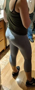 Hot Muscular Legs and Booty in Yoga Pants Home Candid