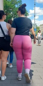 Thick fat German ass in pink leggings (OC, pics)