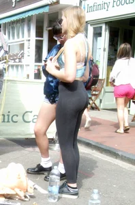 Guitar playing blonde babe with a nice ass and vtl in tight leggings