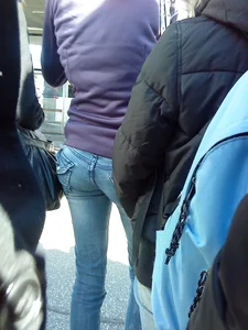 Hot Candid Booty And Very Slim Legs in Tight Blue Jeans Street Creepshot