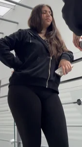 Slightly Chubby White Girl Jiggling In Grey Sweatpants