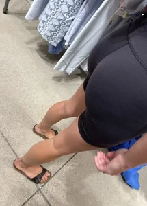Shopping mall teen ass and legs