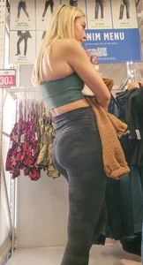 Cute Petite Blonde in Camo Leggings with Face Shots🤤