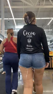 Sexy Latina ass in tight Jean shorts