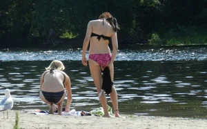 Bikini girls