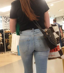 Milf with a very sexy ass in tight blue jeans, a great collection of creepshots