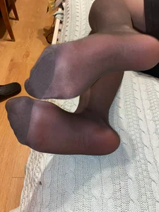 Teen girls and their feet