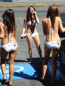 Candid carwash girls in bikinis