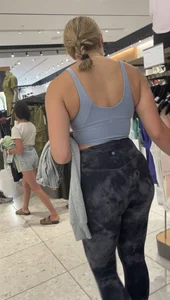 ridiculously fit blonde pawg w glasses in lulus