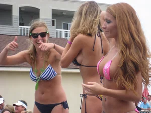 IOP Bikini Contest Drivin N' Cryin Show May 2009