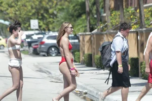 Deerfield Beach girls in bikinis