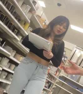 RE: Nice asian booty jeans closeup🍑