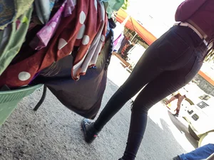 Hot girl in jean at swap meet