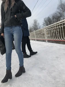 Hot Girl in Tight Jeans Winter Creep