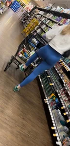Tall Blonde Pawg blue leggings