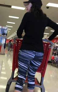 Candid girls in leggings and tights