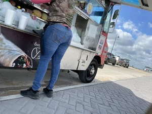 Again this thick milf at job site