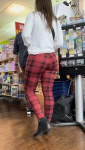 Sexy Milf in Xmas Checkered Leggings (oc)