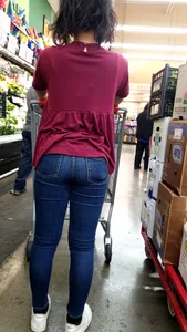 Latina tight jeans shopping