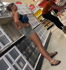 College babe kept bending for me in her spandex!