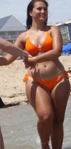 Thick thighs pawg in bikini
