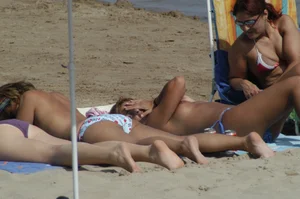Sexy mature girls on Vilanova topless beach