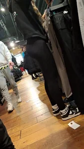 Store worker shows her GREAT ass with side shots