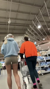 Very sexy bubbles  in the mall and a cameltoe