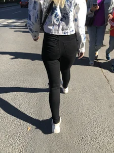 Awesome booty in black jeans