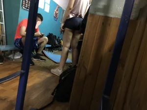 Girl with Hot Legs in Shorts Gym Creepshots