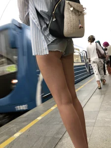 Subway Candid Girl With a Hot Booty in Mini-Shorts And Long Legs Creepshots Gallery