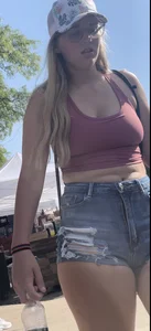 At the fair: 2 hot blondes
