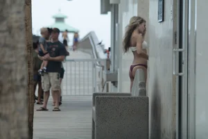 Candid Florida beach and bikini girls
